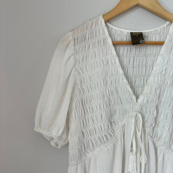 Taylor Smocked Tiered V-Neck A-Line Maxi Dress White L - Picture 5 of 9